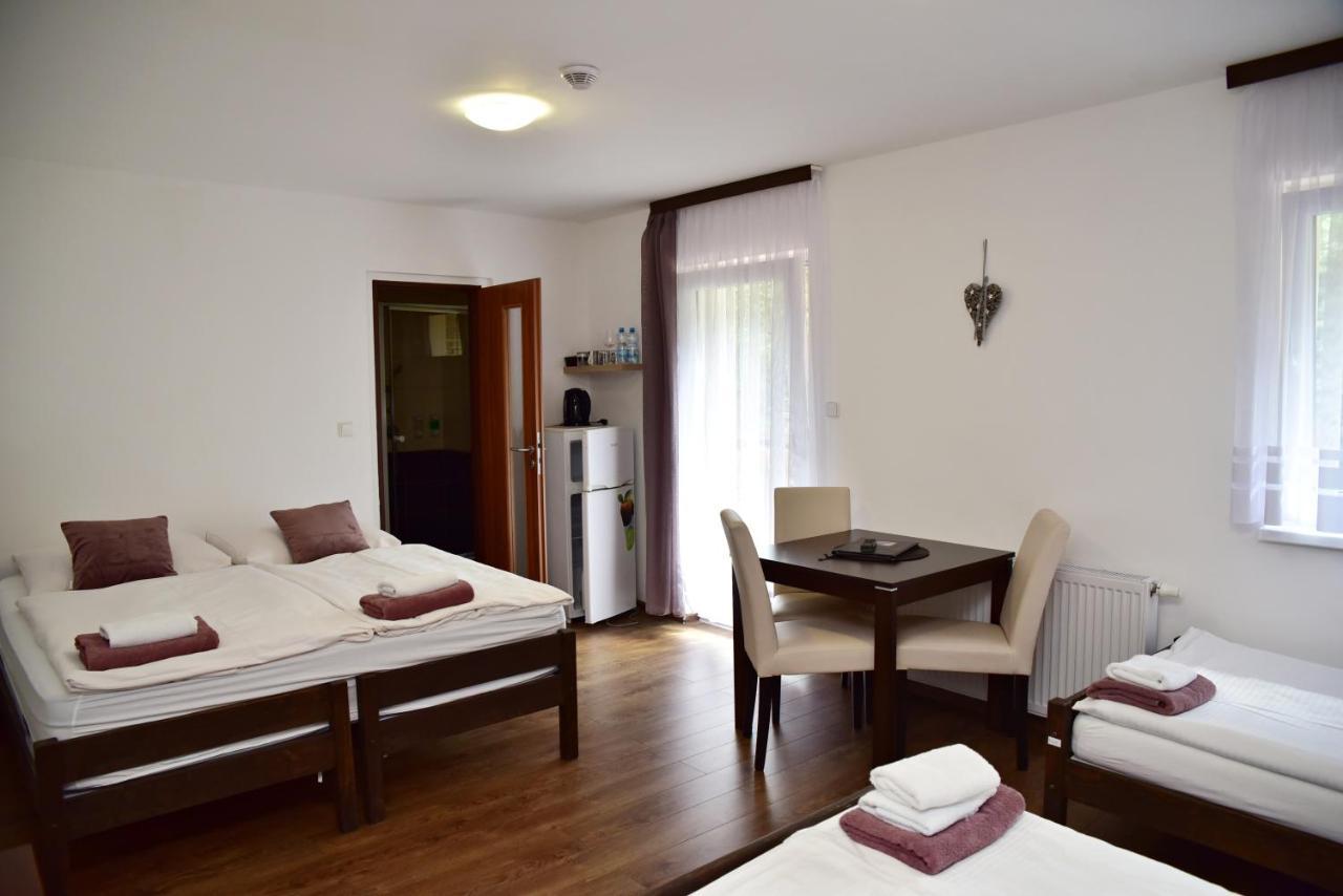 Pension U Krbu Mikulov v Krusnych Horach ภายนอก รูปภาพ