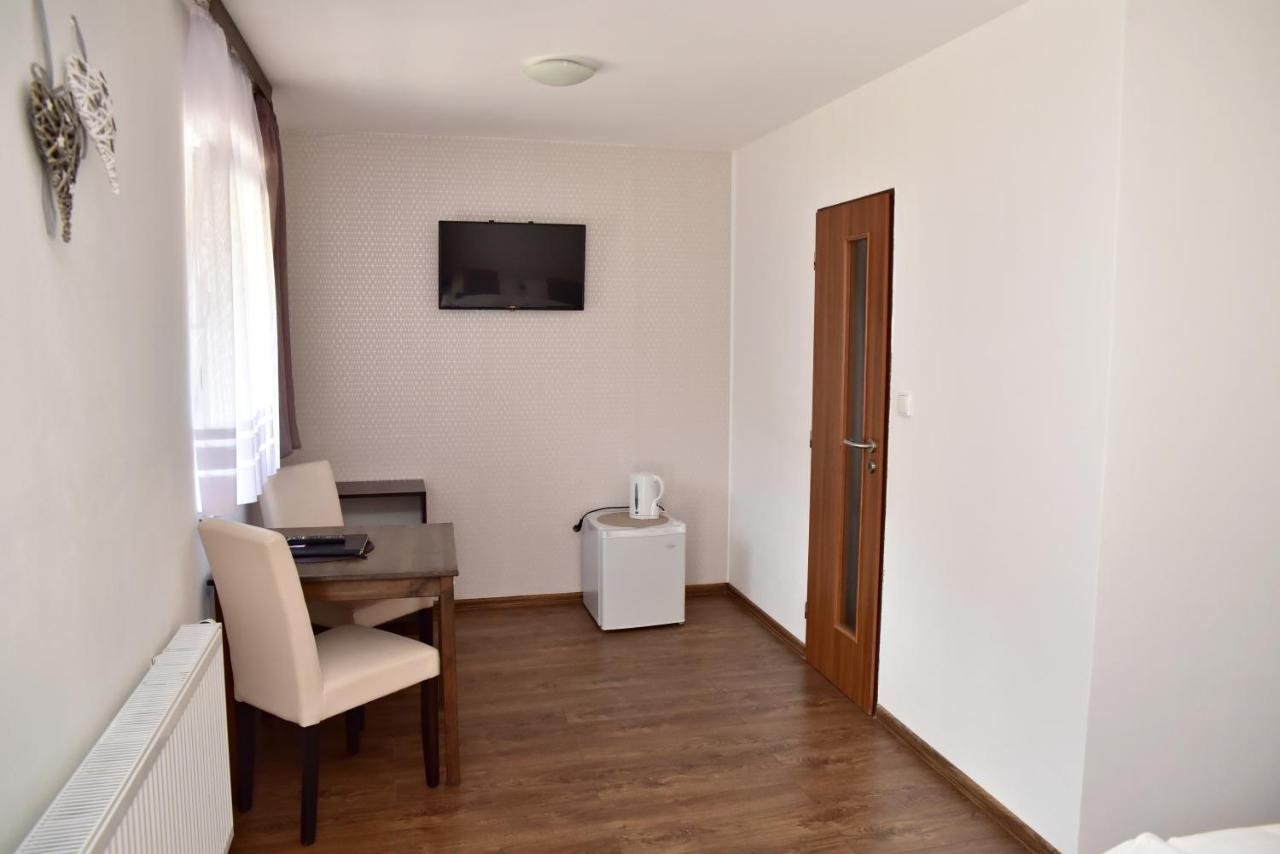 Pension U Krbu Mikulov v Krusnych Horach ภายนอก รูปภาพ