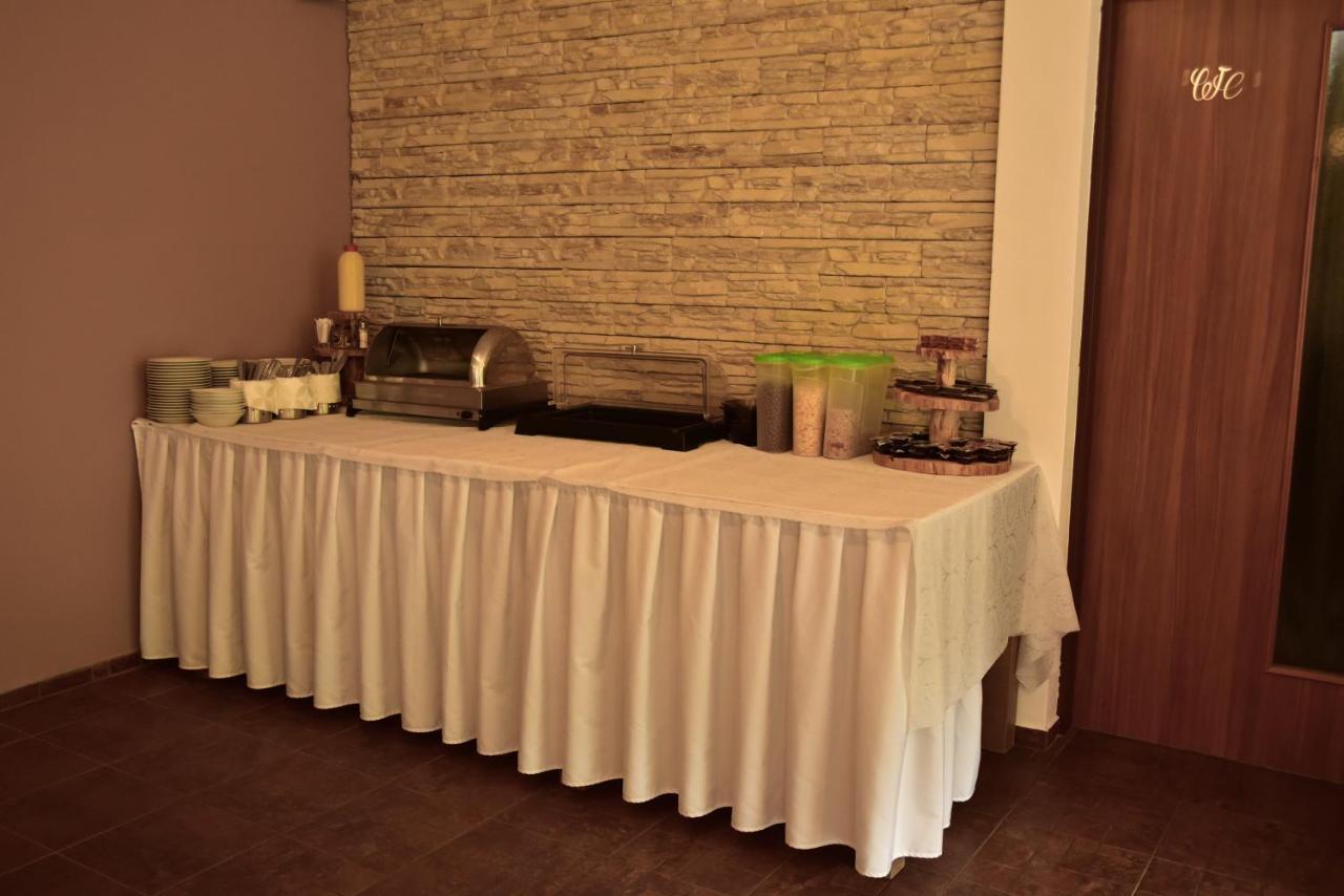 Pension U Krbu Mikulov v Krusnych Horach ภายนอก รูปภาพ
